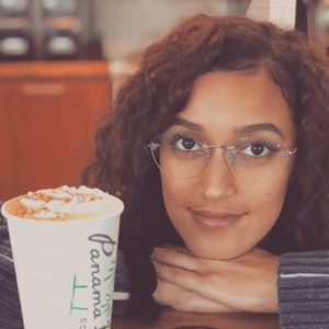 Meet your Posher, Rebecca